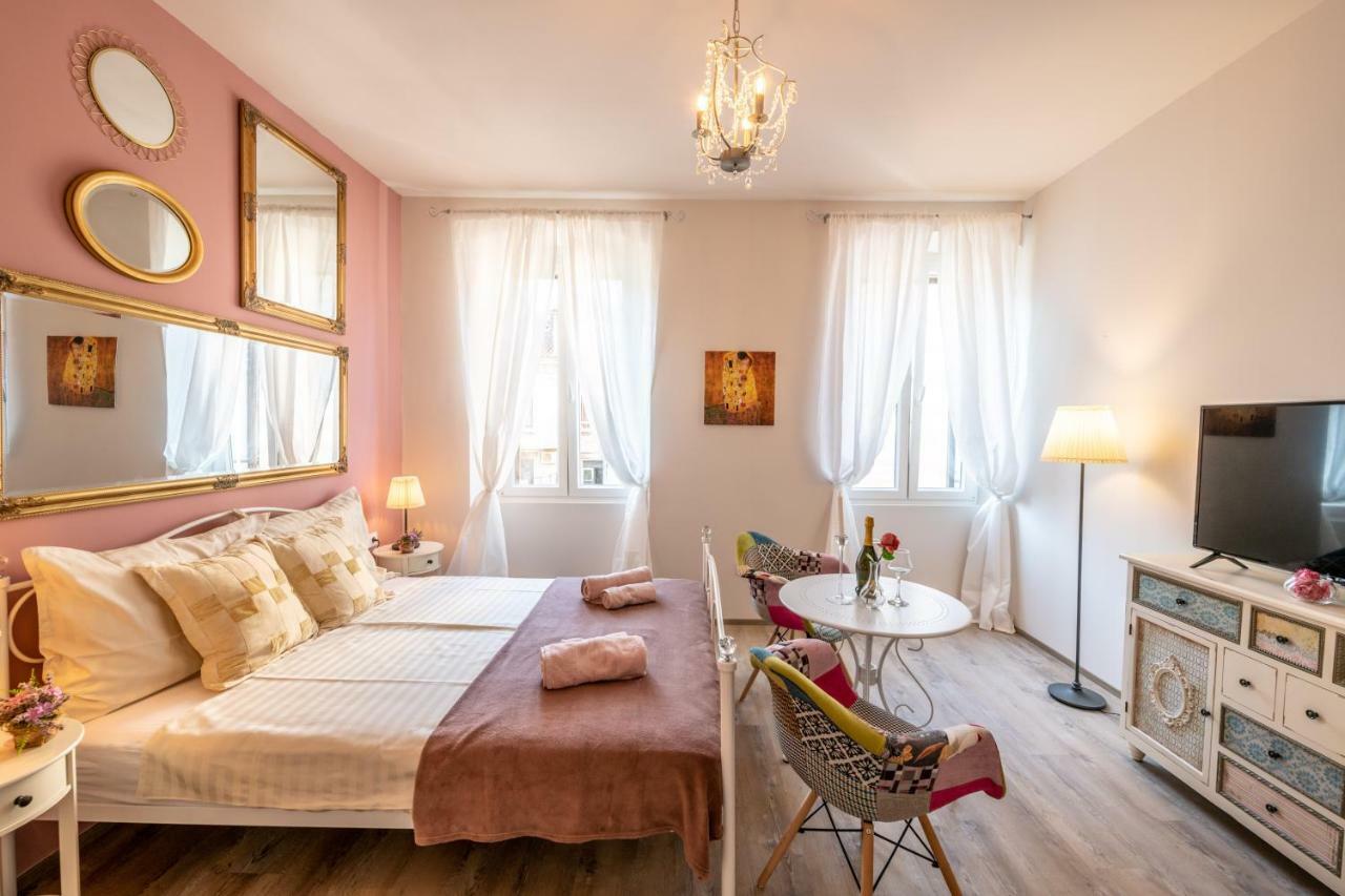 Old City Romantic Studios 3 بولا المظهر الخارجي الصورة