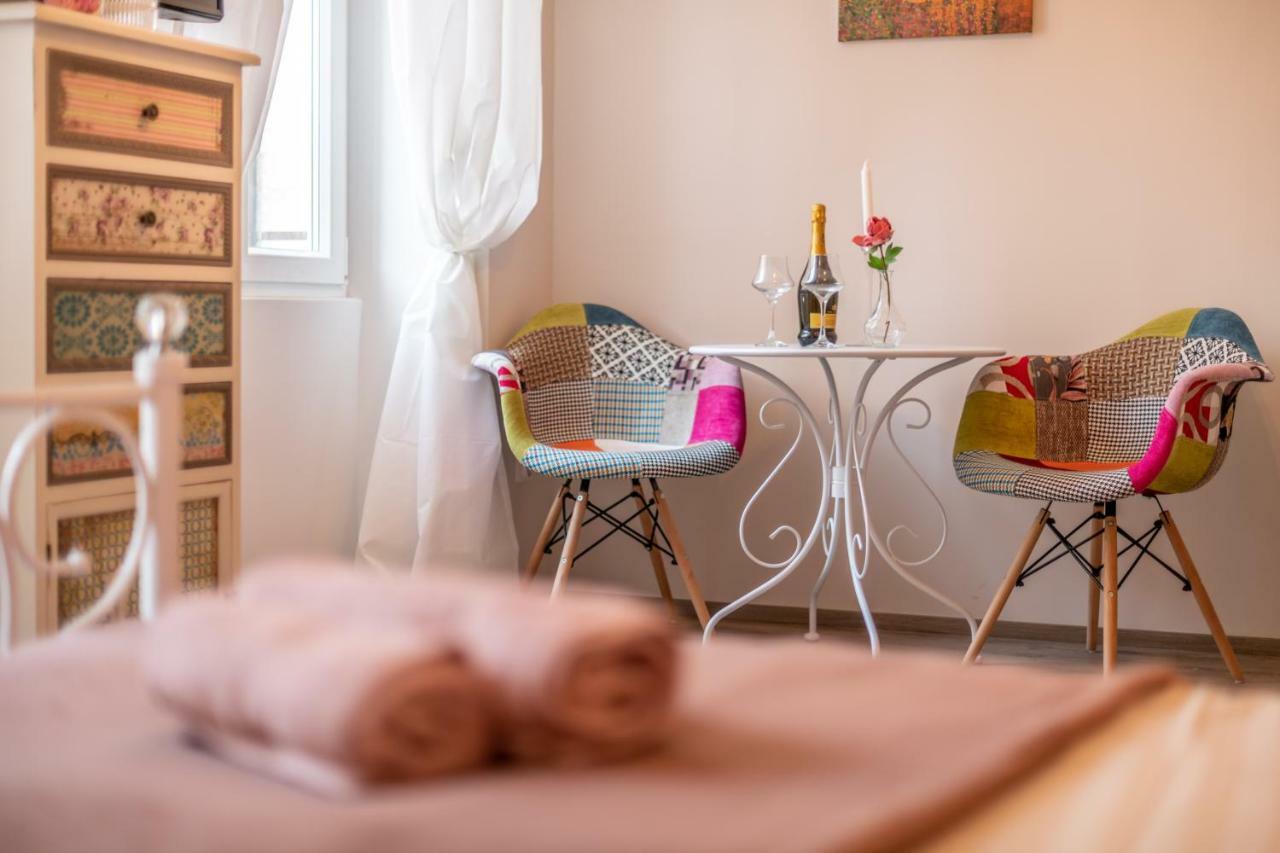 Old City Romantic Studios 3 بولا المظهر الخارجي الصورة