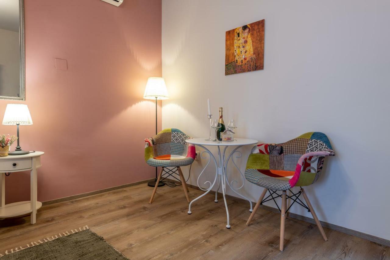 Old City Romantic Studios 3 بولا المظهر الخارجي الصورة