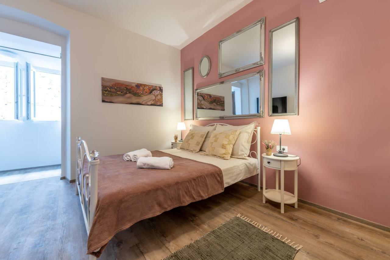 Old City Romantic Studios 3 بولا المظهر الخارجي الصورة
