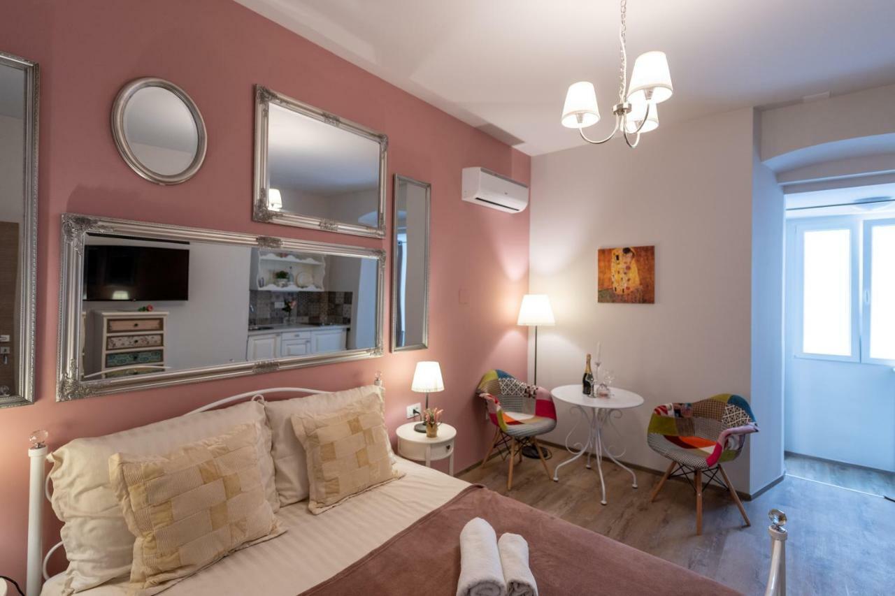 Old City Romantic Studios 3 بولا المظهر الخارجي الصورة