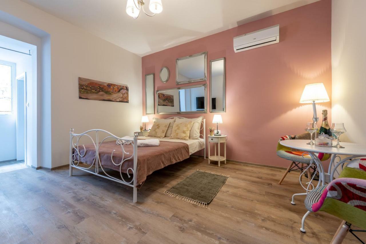 Old City Romantic Studios 3 بولا المظهر الخارجي الصورة