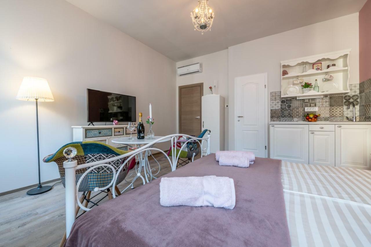 Old City Romantic Studios 3 بولا المظهر الخارجي الصورة